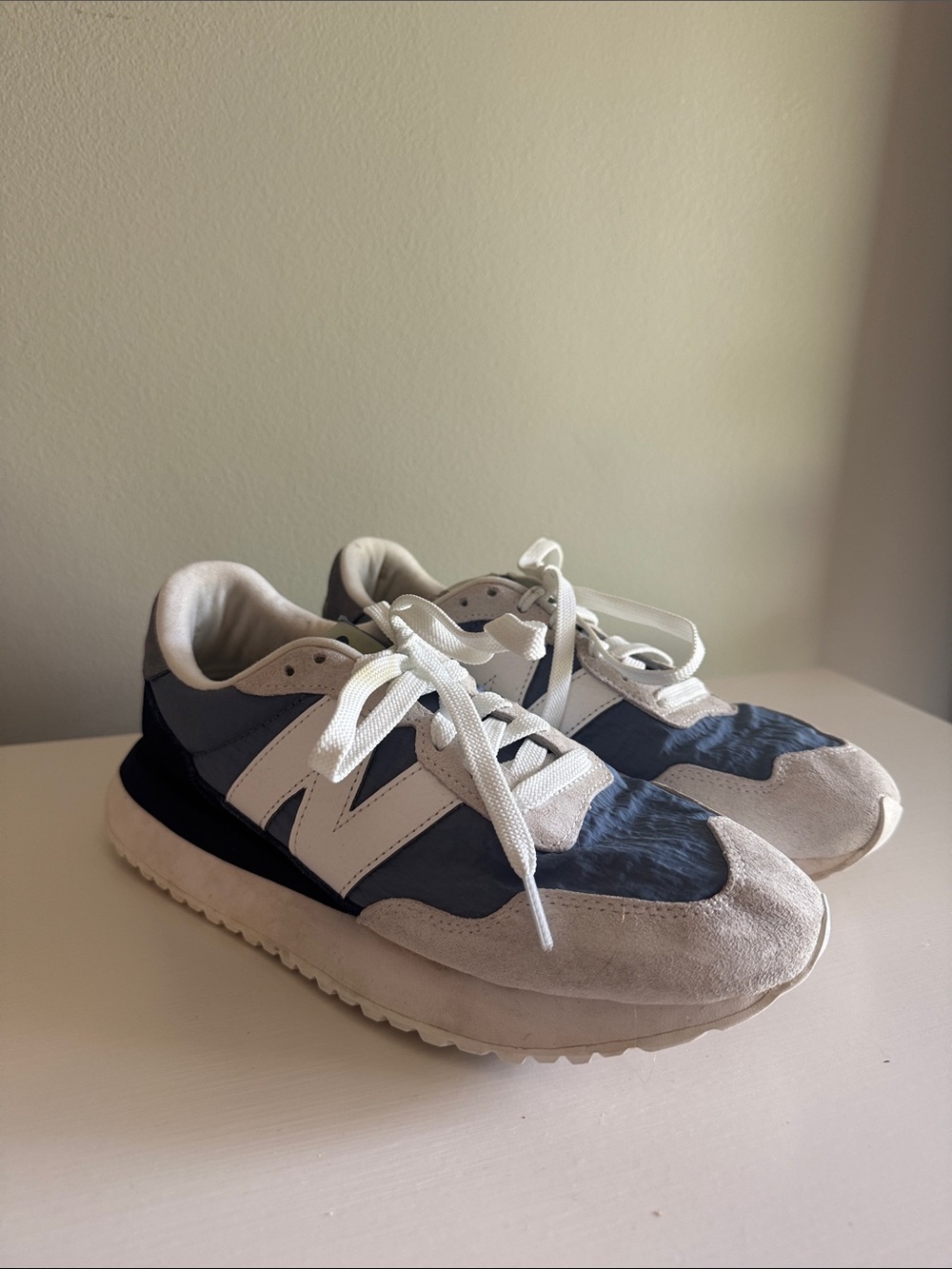 New Balance 237 Sneakers in Navy, Gray and White Retro - Picture 3 of 9